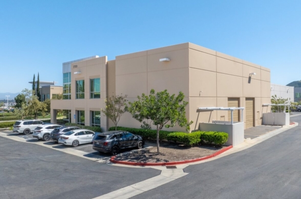 Listing Image #2 - Industrial for sale at 27321 Via Industria, Temecula CA 92590