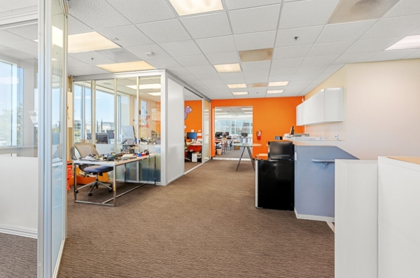 Listing Image #3 - Industrial for sale at 27321 Via Industria, Temecula CA 92590