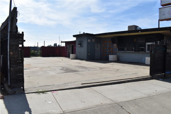 Listing Image #2 - Industrial for sale at 411 N La Brea Avenue, Inglewood CA 90302