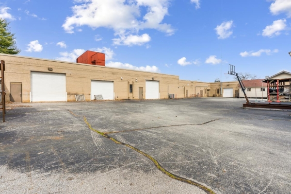 Listing Image #3 - Multi-Use for sale at 1800 Harrodsburg Road, Lexington KY 40504