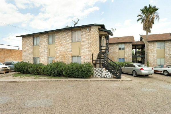 Listing Image #2 - Multi-family for sale at 630 W Taft Avenue, Harlingen TX 78550