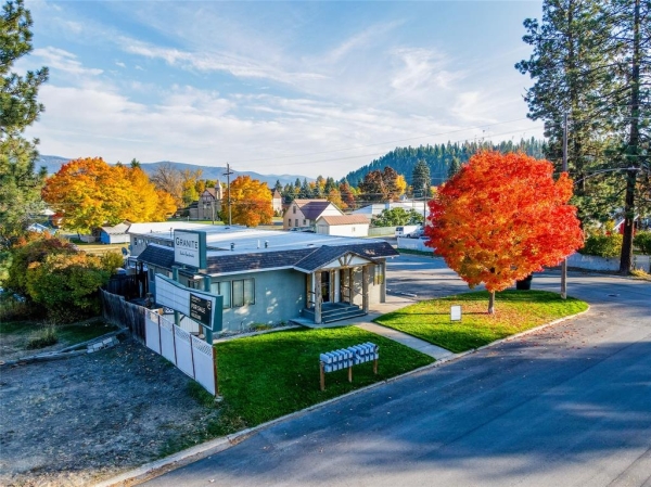 Listing Image #2 - Multi-family for sale at 919 Mineral Ave, Libby MT 59923