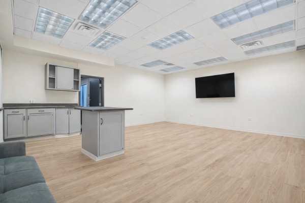 Listing Image #3 - Industrial for sale at 837 Mannheim Road, Bellwood IL 60104