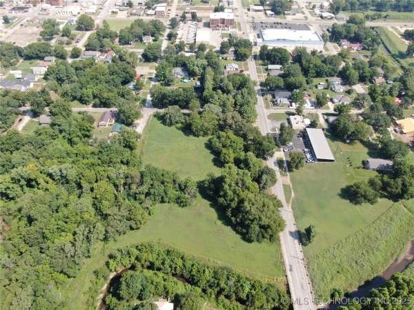 Listing Image #2 - Office for sale at 500 S Muskogee Ave, Okmulgee OK 74447