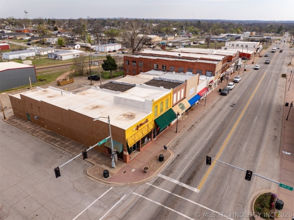 Listing Image #3 - Retail for sale at 101 S Main Street, Bristow OK 74010