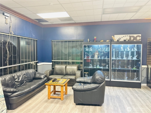 Listing Image #3 - Others for sale at 12413 S Meridian Street , Ste B, Puyallup WA 98373