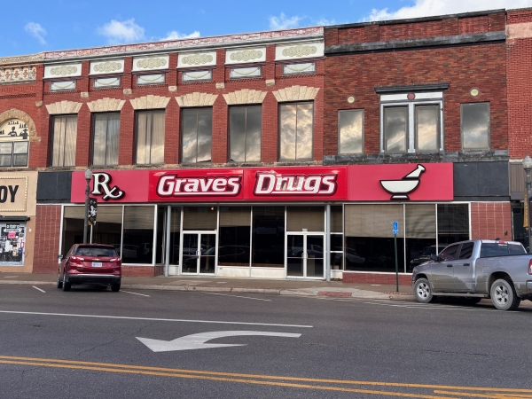 Listing Image #1 - Retail for sale at 609 Commercial St, Emporia KS 66801