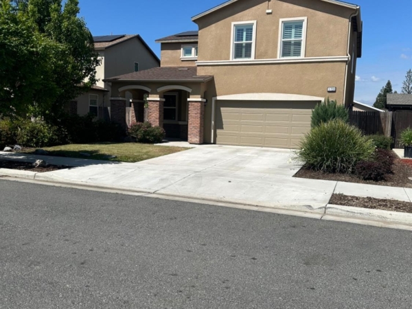 Listing Image #1 - Others for sale at 3728 E Kaweah Avenue, Visalia CA 93292