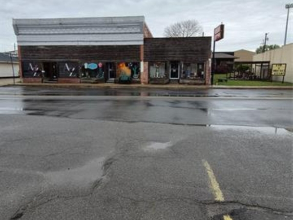 Listing Image #3 - Retail for sale at 219 Broadway Street, Checotah OK 74426