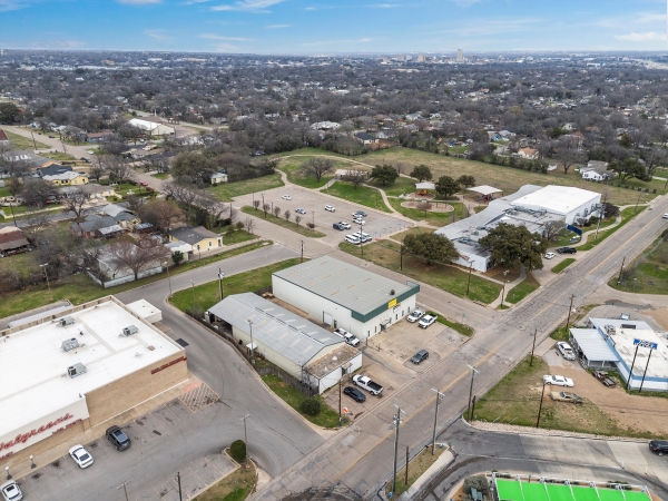 Listing Image #2 - Industrial for sale at 2901-2909 Speight Ave, Waco TX 76711 Listing Image #2 - Industrial for sale at 2901-2909 Speight Ave, Waco TX 76711