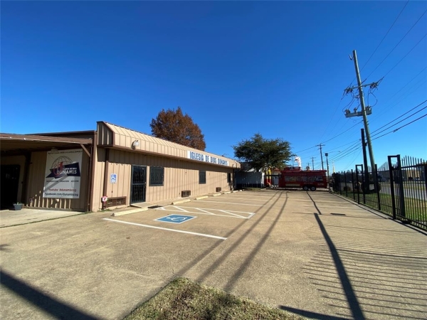 Listing Image #1 - Others for sale at 7041 Military Parkway, Dallas TX 75227