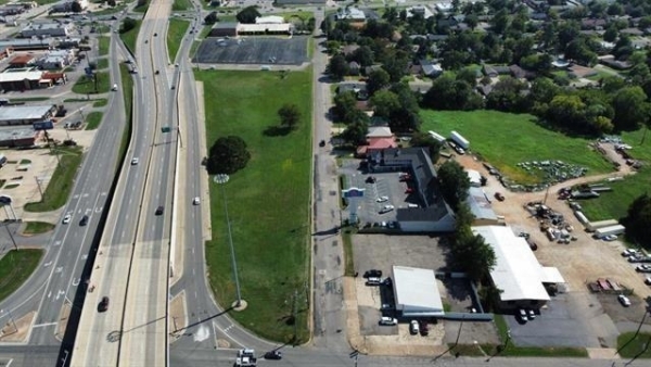 Listing Image #3 - Land for sale at 0000 NE Loop 286, Paris TX 75460