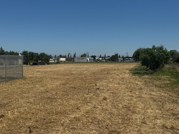 Listing Image #3 - Land for sale at Yosemite Boulevard, Waterford CA 95386