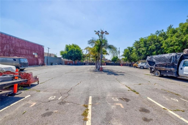 Listing Image #3 - Others for sale at 1437 E 61st,, Los Angeles, CA 90001