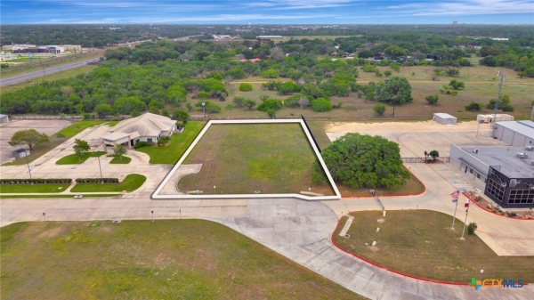 Listing Image #1 - Others for sale at 205 Kerh Boulevard, Victoria TX 77904