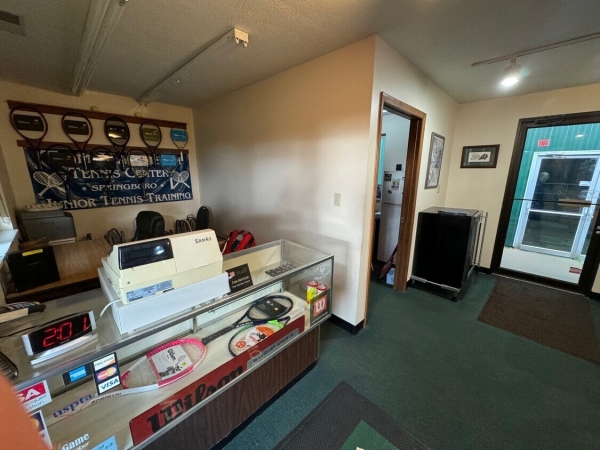 Listing Image #3 - Office for sale at 80 Commercial Way, Springboro OH 45066