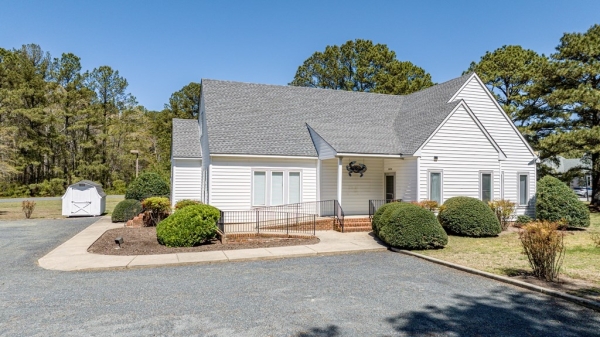Listing Image #2 - Office for sale at 22639 Center Pkwy, Accomac VA 23301