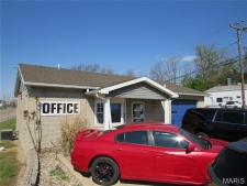 Listing Image #3 - Retail for sale at 200 Dreith Drive, Alton IL 62002