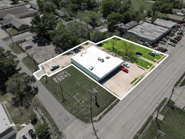 Listing Image #2 - Others for sale at 709 W 70th Street, Shreveport LA 71106