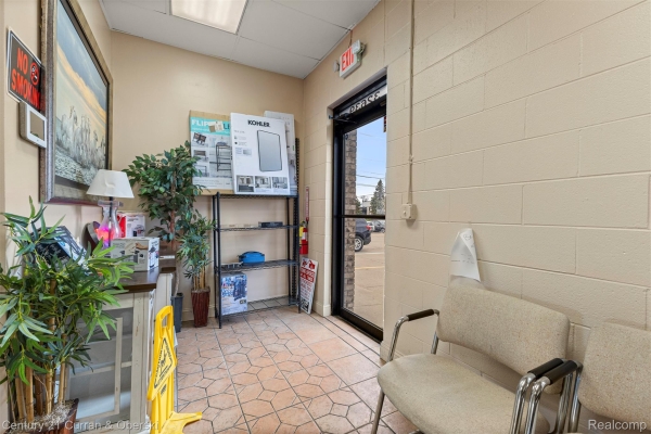 Listing Image #2 - Others for sale at 32639 Industrial Road, Garden City MI 48135