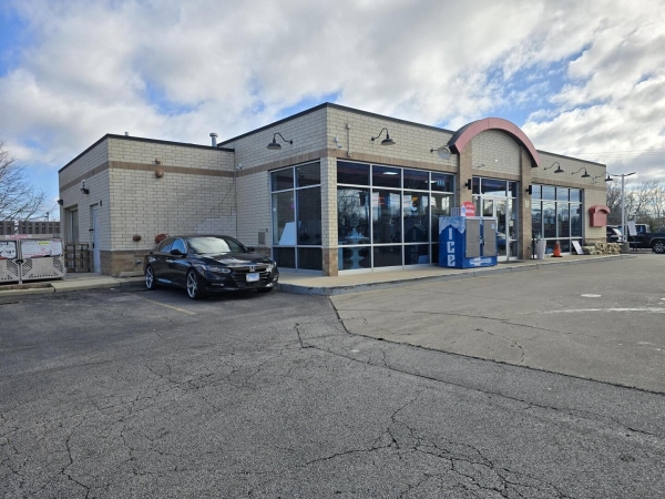 Listing Image #3 - Others for sale at 908 E Irving Park Road, Streamwood IL 60107