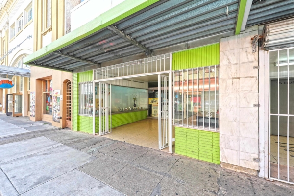 Listing Image #3 - Retail for sale at 1217 Hidalgo St, Laredo TX 78040