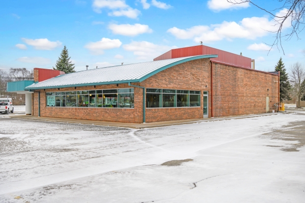 Listing Image #1 - Retail for sale at 53100 Gratiot, New Baltimore MI 48051