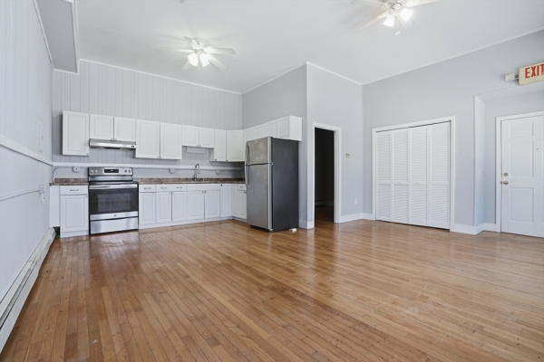 Listing Image #2 - Others for sale at 632 Fall River Ave, Seekonk MA 02771