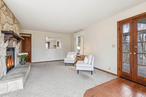 Listing Image #3 - Others for sale at 711 Laurel Street, Dubuque IA 52003