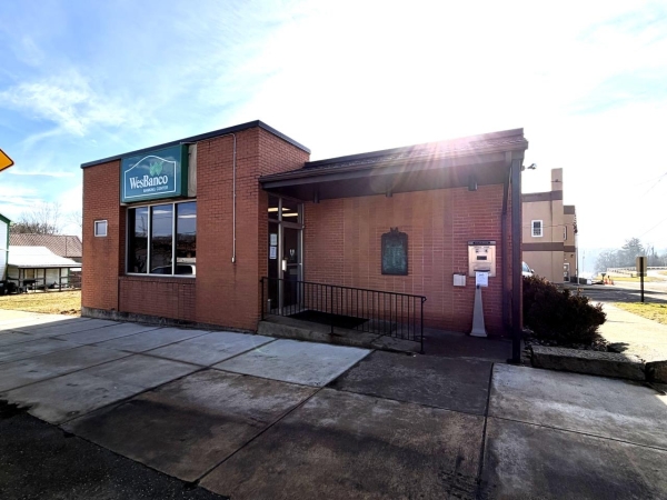 Listing Image #2 - Retail for sale at 102 E. Main Street, Freeport OH 43973