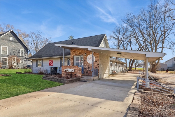 Listing Image #1 - Retail for sale at 1308 1st Street, Redfield IA 50232