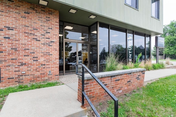 Listing Image #2 - Retail for sale at 805 W Bremer Avenue, Waverly IA 50677