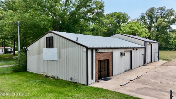 Listing Image #1 - Industrial for sale at 8071 N McRaven Road, Clinton MS 39056
