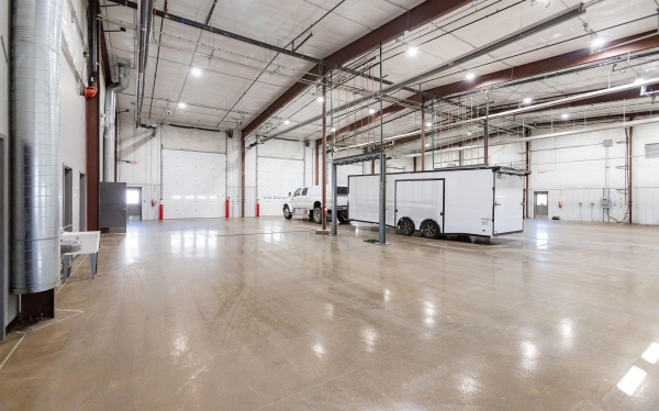 Listing Image #3 - Retail for sale at 2317 Northeast Drive, Waterloo IA 50703