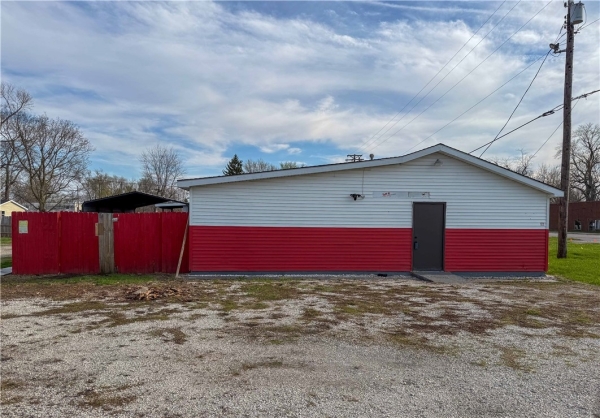 Listing Image #2 - Office for sale at 1603 N Main Street, Georgetown IL 61846