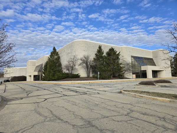 Listing Image #1 - Retail for sale at 3344 Mall Loop Drive, Joliet IL 60433