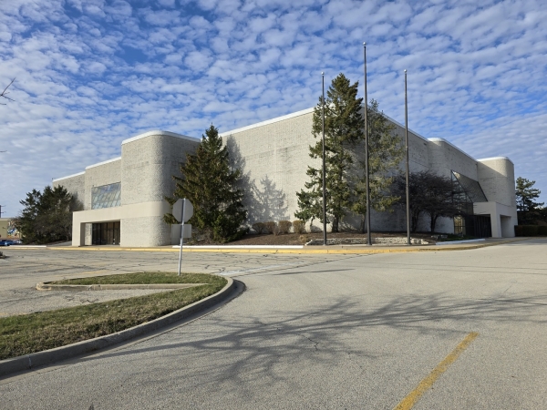 Listing Image #2 - Retail for sale at 3344 Mall Loop Drive, Joliet IL 60433