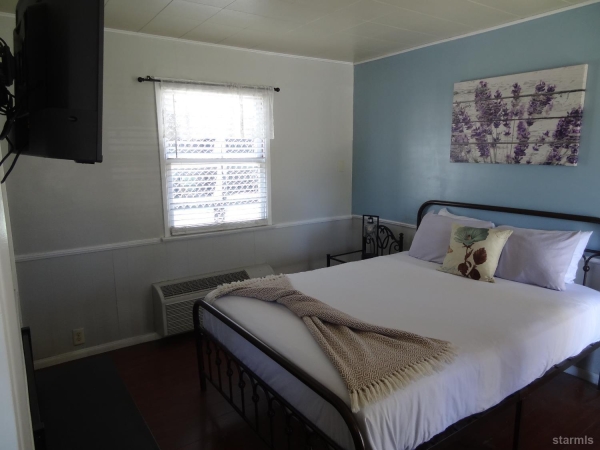 Listing Image #2 - Others for sale at 274 Lagoon Street, Bishop CA 93514