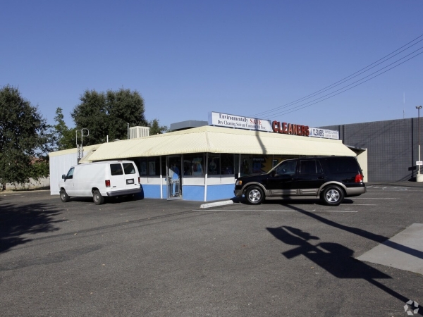 Listing Image #2 - Retail for sale at 5901 Folsom Blvd, Sacramento CA 95819