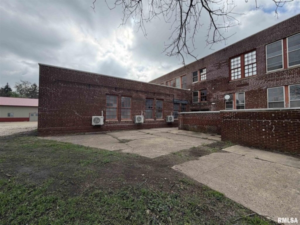Listing Image #3 - Others for sale at 435 E 3rd Street, Galesburg IL 61401