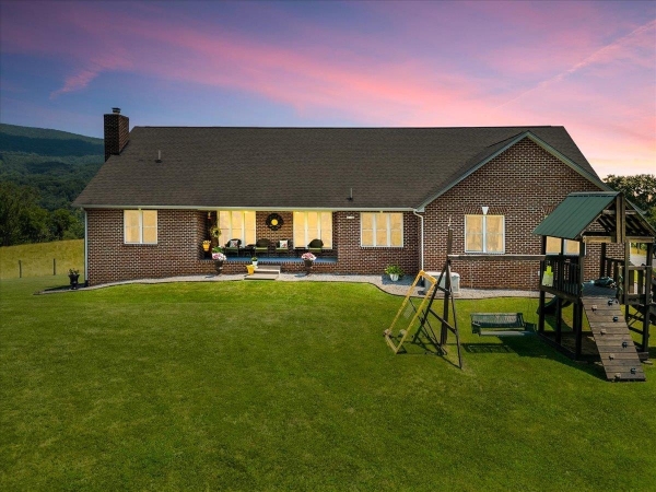 Listing Image #2 - Multi-family for sale at 398 Penvir RD, Narrows VA 24124