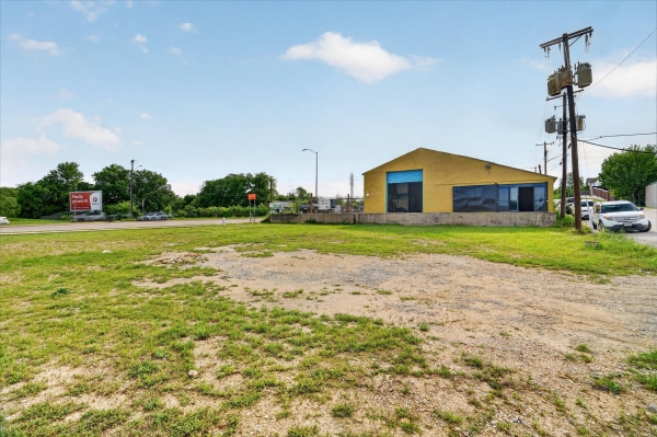 Listing Image #10 - Industrial for sale at 2025 E Rosedale Street, Fort Worth TX 76104