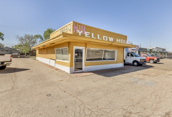 Listing Image #2 - Retail for sale at 3017 34th Street, Lubbock TX 79410
