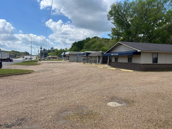 Listing Image #1 - Others for sale at 903 E End Blvd South, Marshall TX 75670