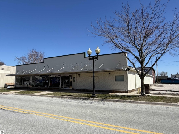 Listing Image #1 - Retail for sale at 87 Division Street, Manistee MI 49660