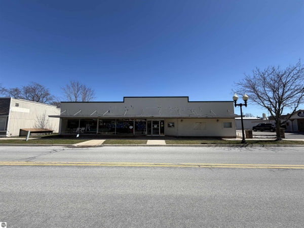 Listing Image #2 - Retail for sale at 87 Division Street, Manistee MI 49660