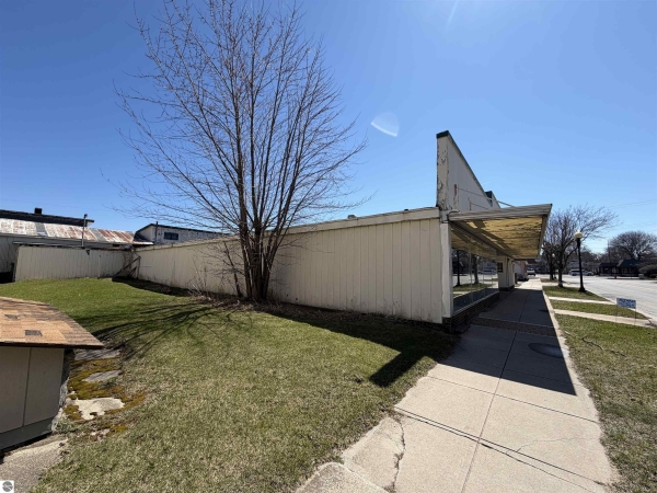 Listing Image #3 - Retail for sale at 87 Division Street, Manistee MI 49660