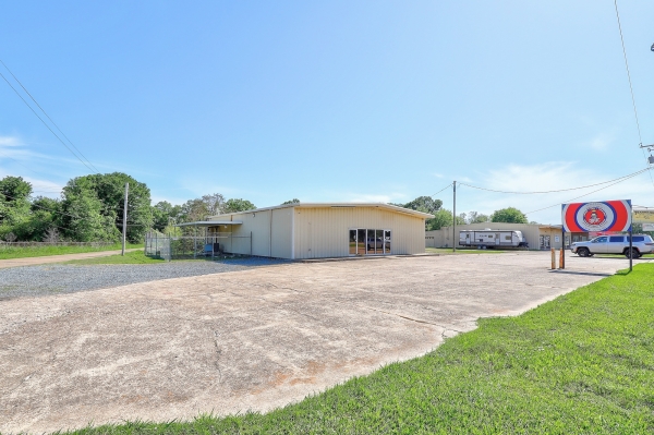 Listing Image #2 - Office for sale at 3005 S. Lake Drive, Texarkana TX 75501
