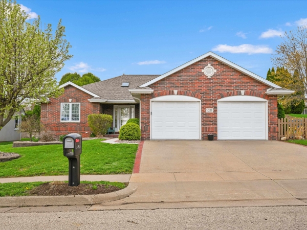 Listing Image #1 - Others for sale at 1021 Barbaralee Drive, Dubuque IA 52003