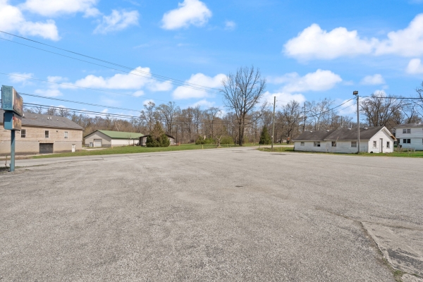 Listing Image #4 - Industrial for sale at 3011 Blackiston Mill Rd, Clarksville IN 47129